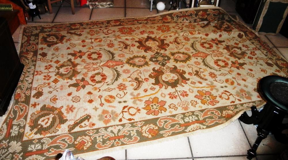 Carpete Arraiolos 288cm x 185cm