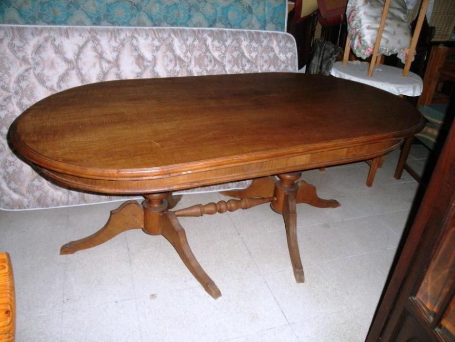 Mesa Oval Pés de Galo