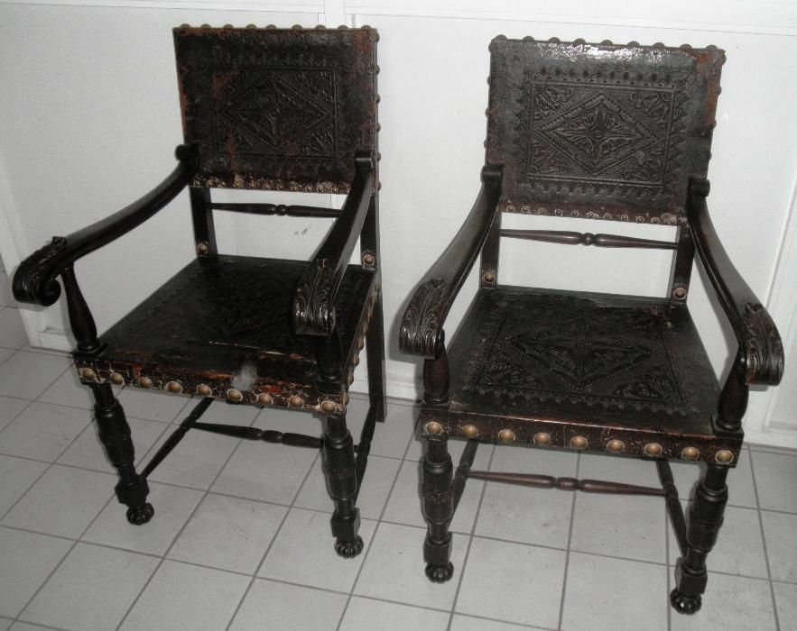 Par Cadeirões Castanho Velho Séc XIX