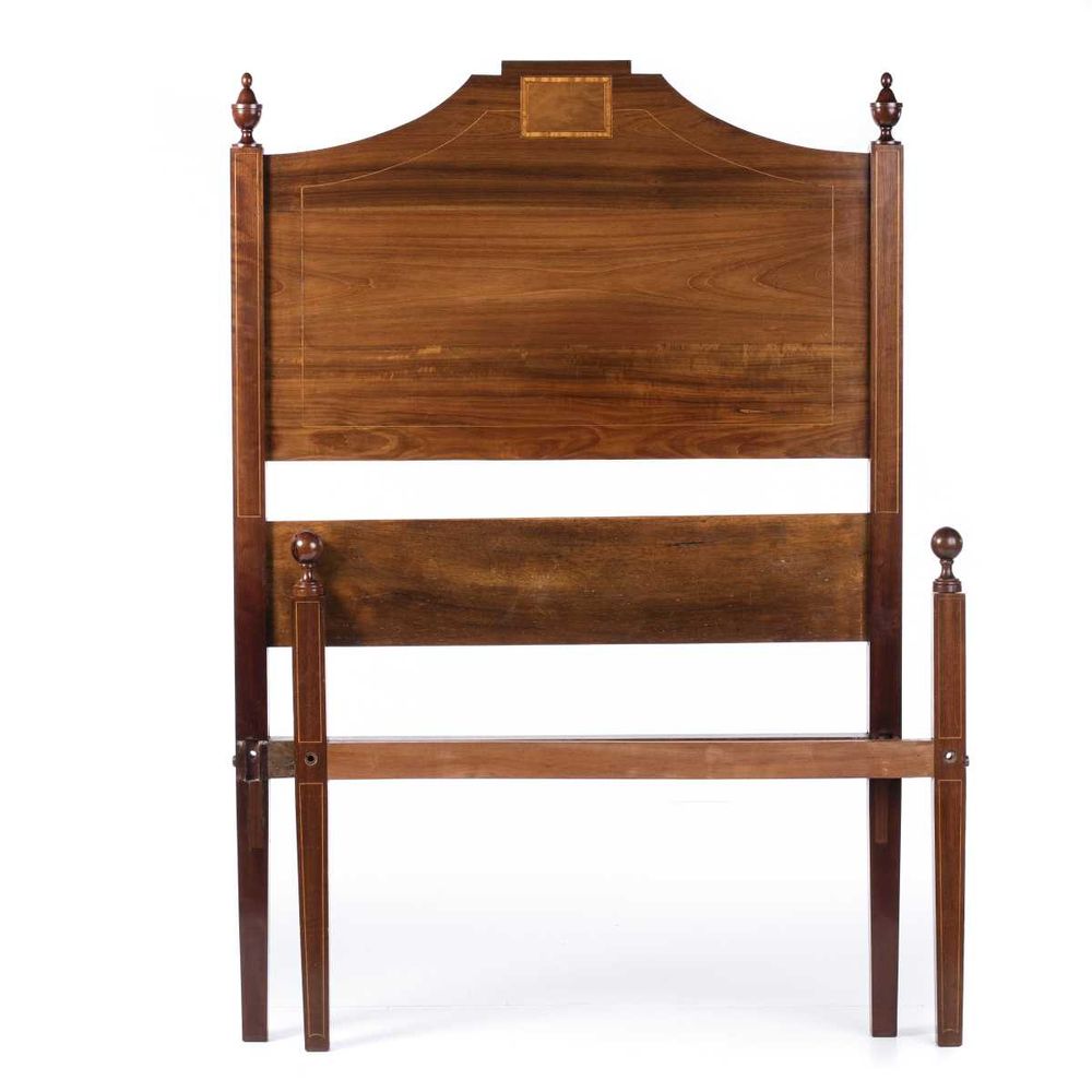 Cama Estilo D. Maria Mogno Pau-Cetim