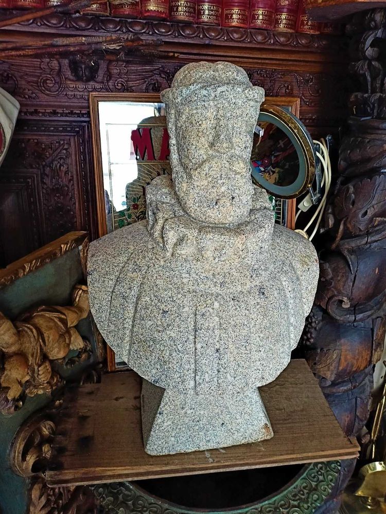 Busto Pedra Luís Camões