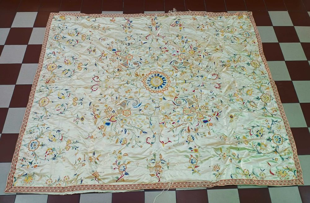 Bordado Castelo Branco Seda