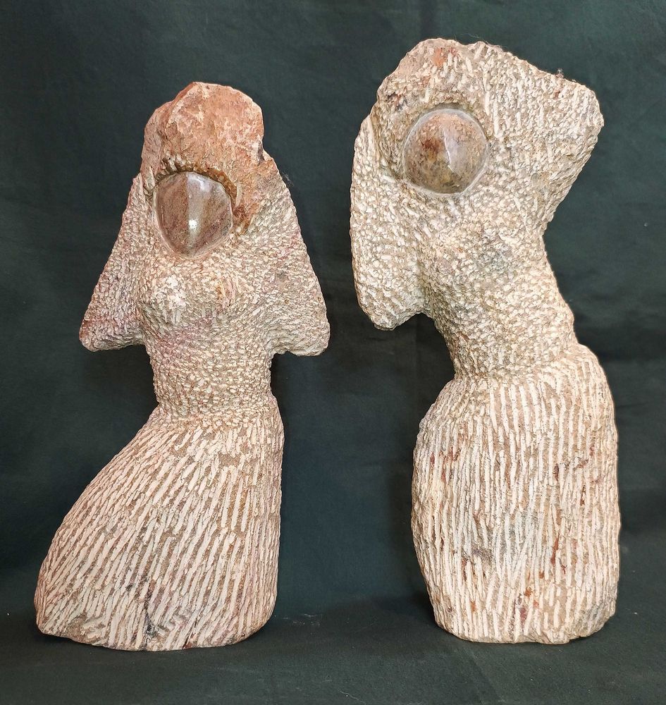 Par Estatuetas Pedra