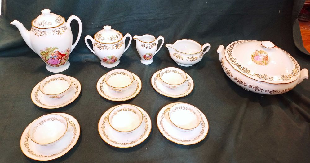 Serviço de Chá em Porcelana Francesa BERRY