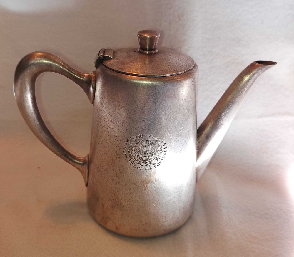 Cafeteira Militar Christofle – Marinha de Guerra Portuguesa (1L)