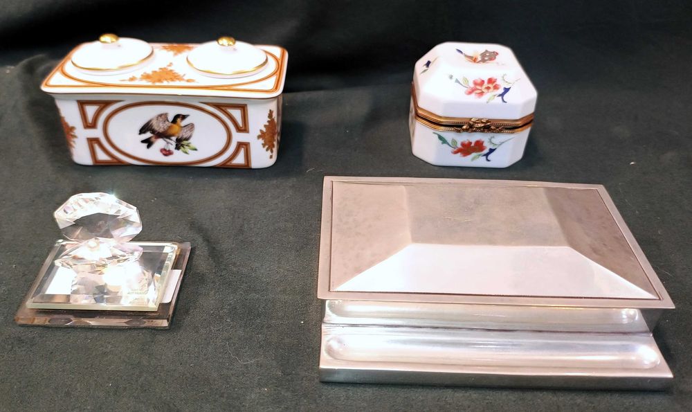 Conjunto de 4 Peças de Coleção e Escritório Vista Alegre, Cristal Austríaco e Estanho